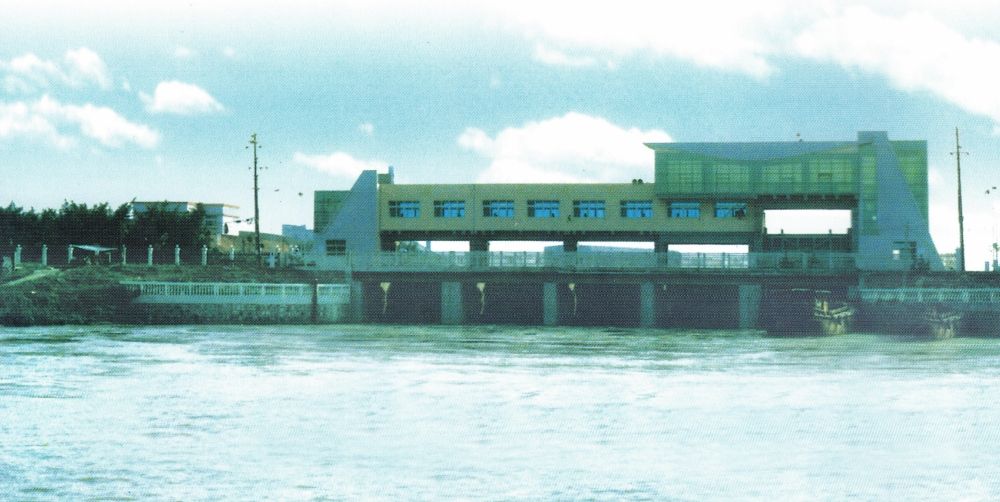 弧形鋼制閘門應用場景圖.jpg