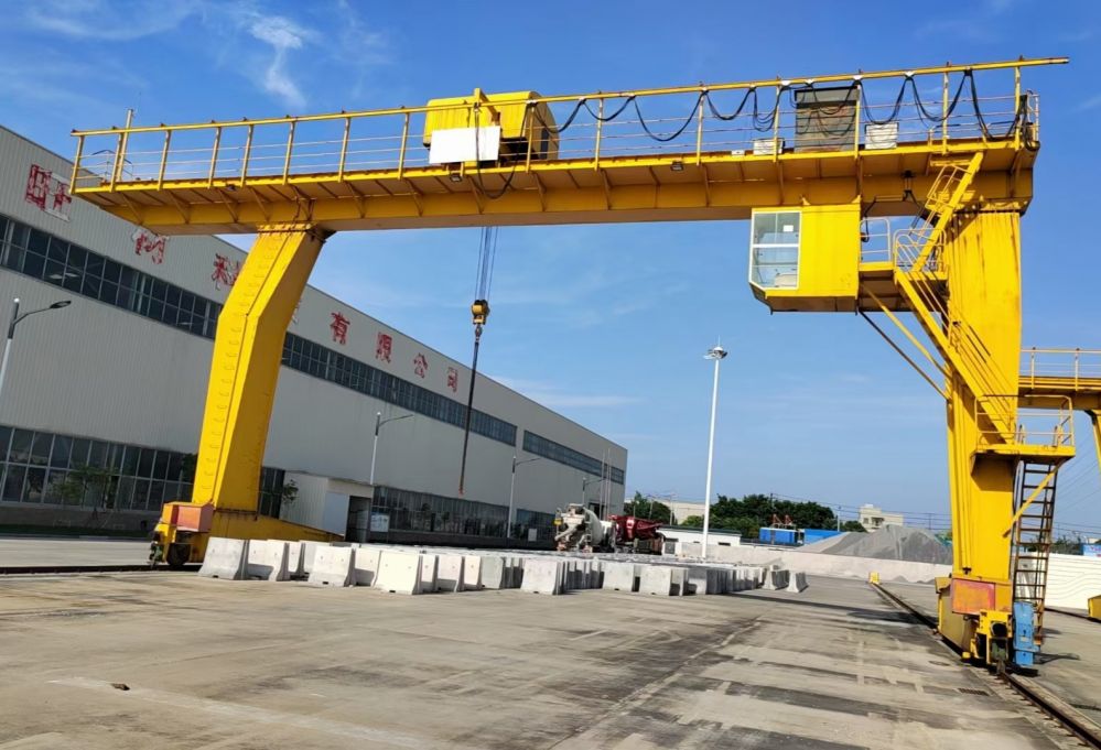 MDG型電動單梁門式起重機、L型小車偏掛吊鉤龍門吊