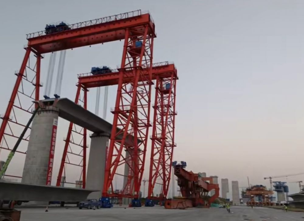 陜西路橋?qū)Ｓ闷鹬貦C(jī)械、提梁機(jī)、架橋機(jī)廠家服務(wù)、價(jià)格優(yōu)惠