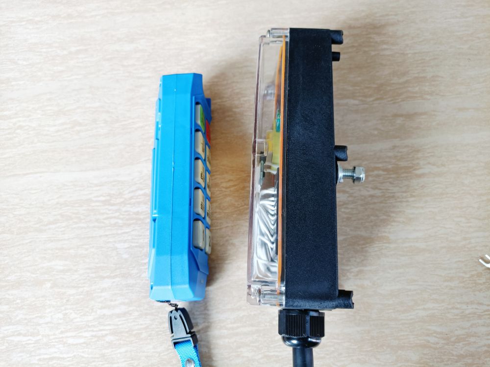 DF-8S工業(yè)遙控器側面圖片.jpg