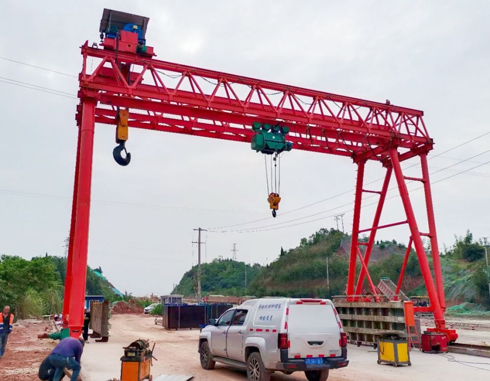 路橋門機、提梁機、梁場龍門吊、桁架雙梁門式起重機生產(chǎn)廠家安裝維修