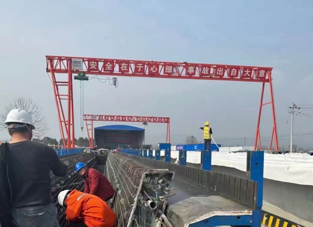MH型倒三角單梁門式起重機(jī)、龍門吊廠家報(bào)價(jià)