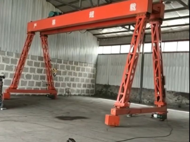 龍門(mén)吊生產(chǎn)廠家、電動(dòng)無(wú)軌自行走門(mén)式起重機(jī)