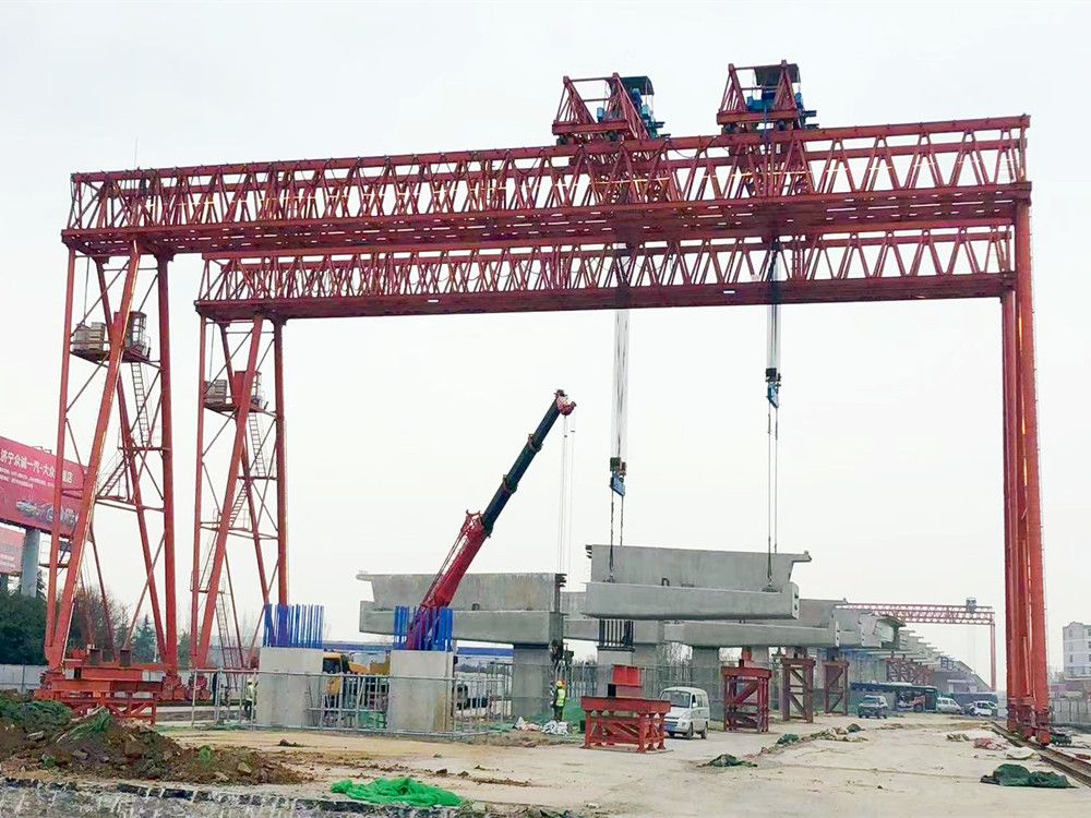 出渣機(jī)門式起重機(jī)、提梁機(jī)、架橋龍門吊廠家銷售、安裝維修