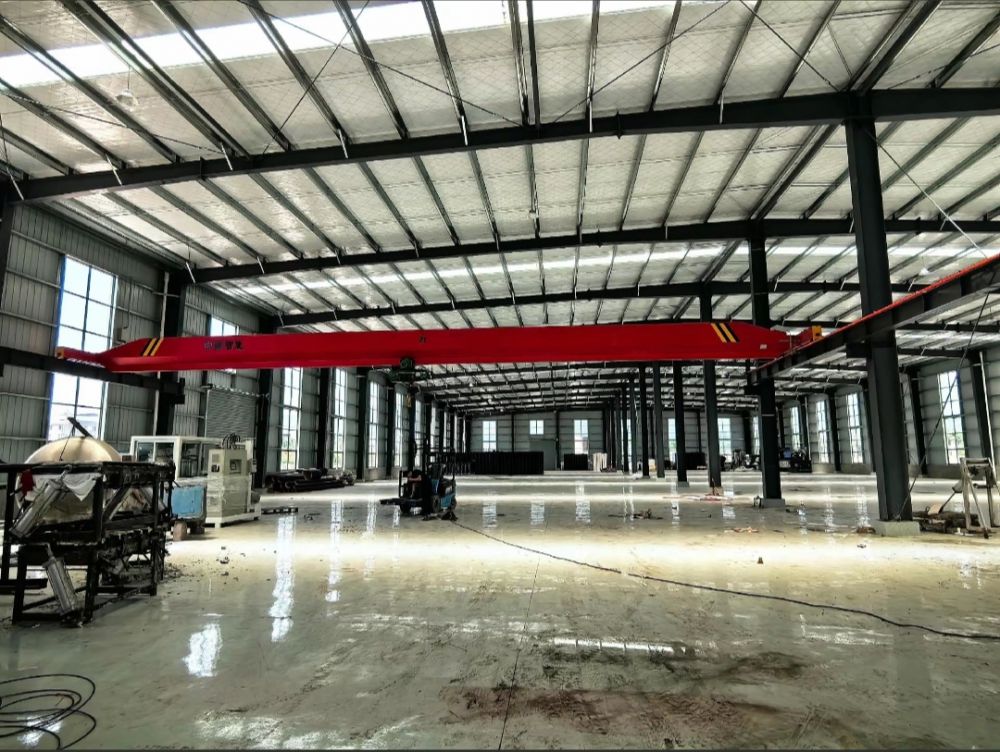 LDA電動單梁起重機產(chǎn)品特性、自重輪壓、技術(shù)參數(shù)