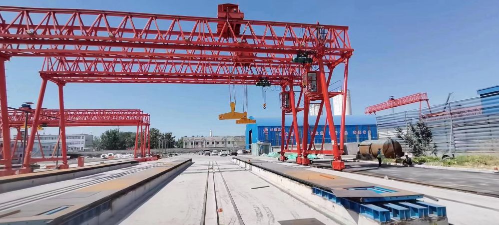 海南路橋門機(jī)、提梁機(jī)、工程龍門吊、移梁機(jī)租賃、安裝、搬遷、維修