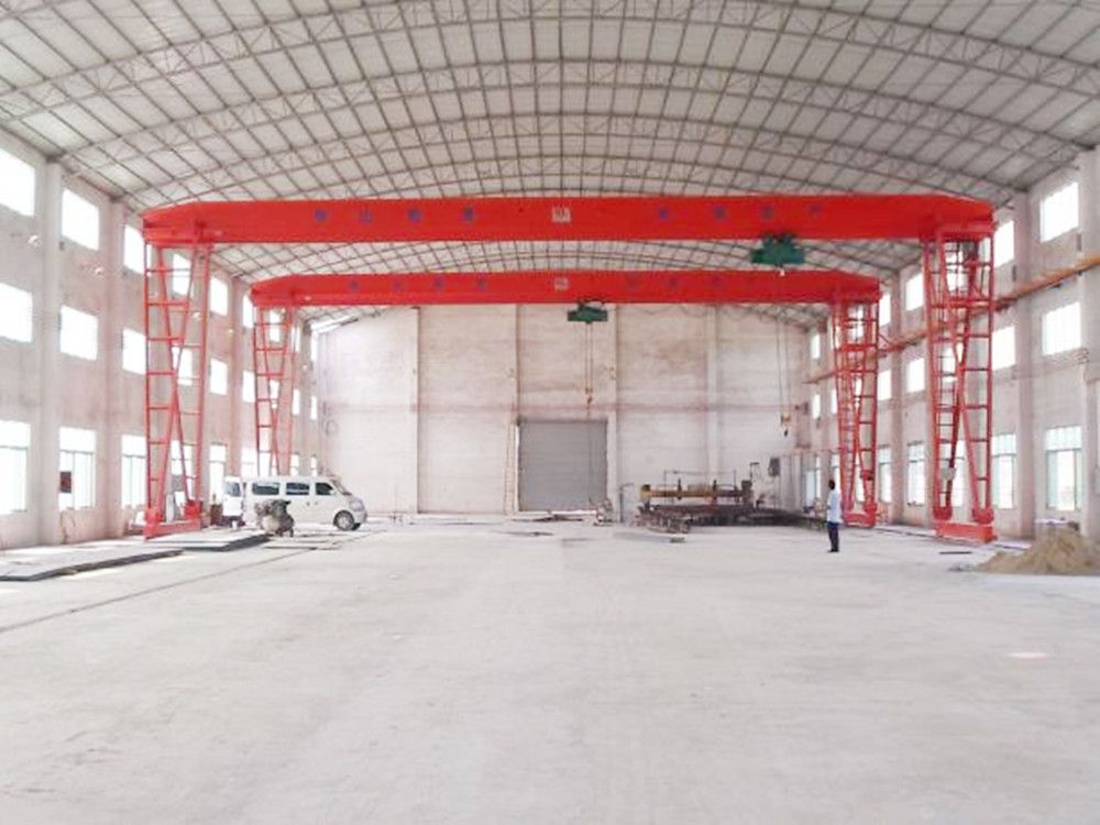 單梁龍門吊廠家供貨、安裝維修、電動單梁門式起重機價格、型號、參數(shù)