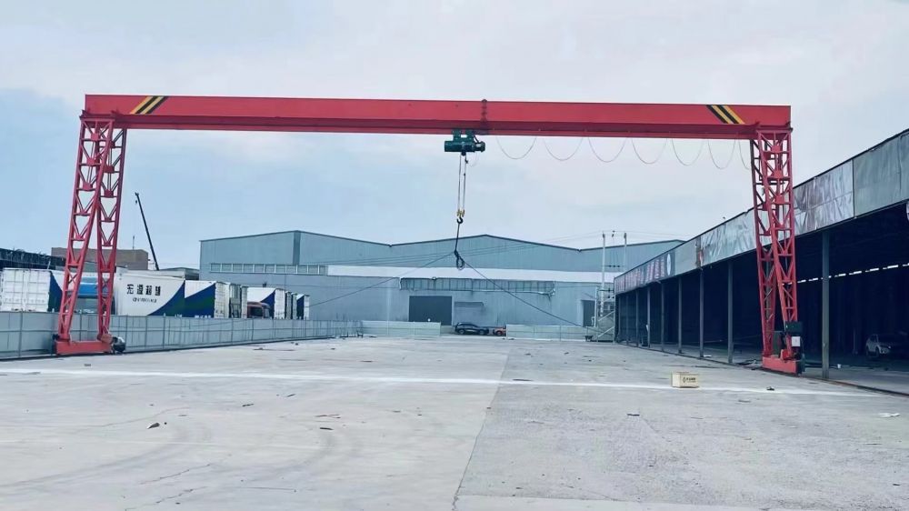 1～16噸電動(dòng)葫蘆單梁門(mén)式起重機(jī)、單梁龍門(mén)吊定制生產(chǎn)、廠價(jià)銷售