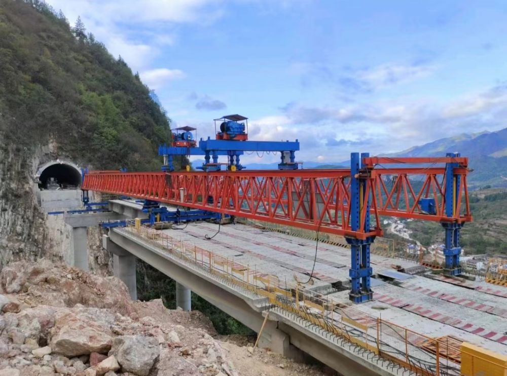 安徽架橋機(jī)廠家品牌、架橋機(jī)制造、架橋機(jī)安裝搬遷、租賃出租