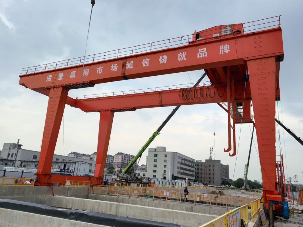 廣州地鐵出渣機、地鐵站門式起重機生產(chǎn)、安裝拆卸、租賃公司