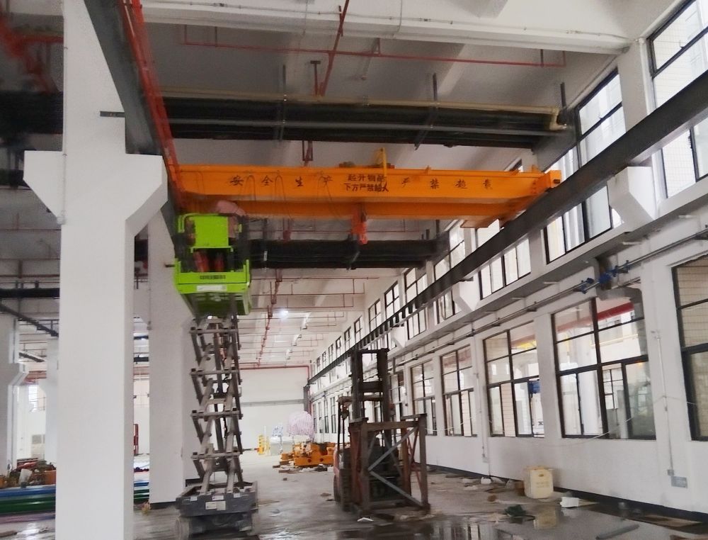 信陽市起重機(jī)廠家、LH型電動(dòng)葫蘆雙梁起重機(jī)、天車、行車