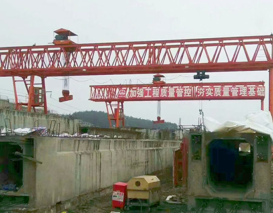 呼和浩特市提梁機、梁場龍門吊、桁架單雙梁門式起重機