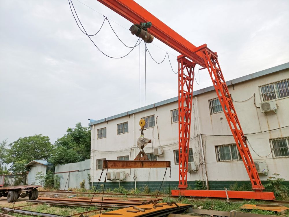 MH型電動(dòng)葫蘆單梁門(mén)式起重機(jī).jpg