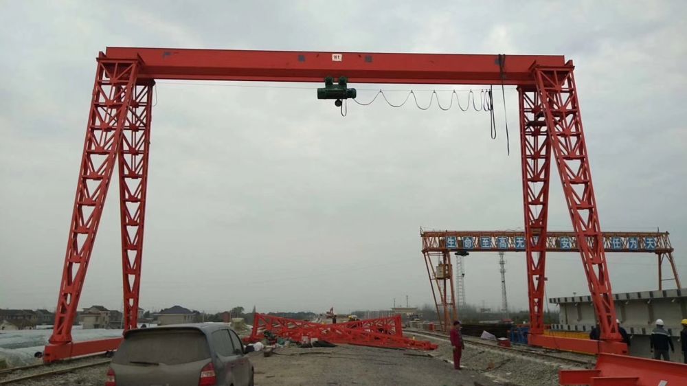 寧波起重機(jī)廠家、電動(dòng)門式起重機(jī)、單梁龍門吊