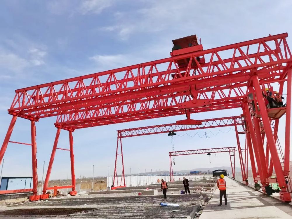 路橋門機(jī)、提梁機(jī)、梁場龍門吊、雙梁門式起重機(jī)設(shè)計(jì)制造、安裝維修