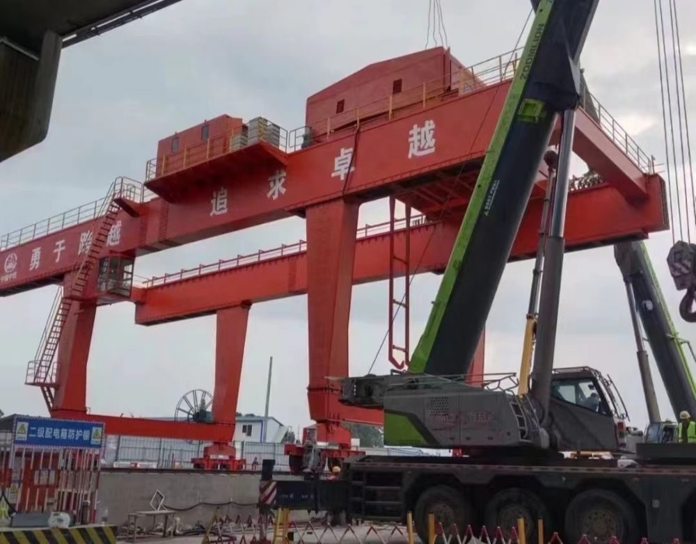 地鐵出渣機、地鐵站專用門式起重機