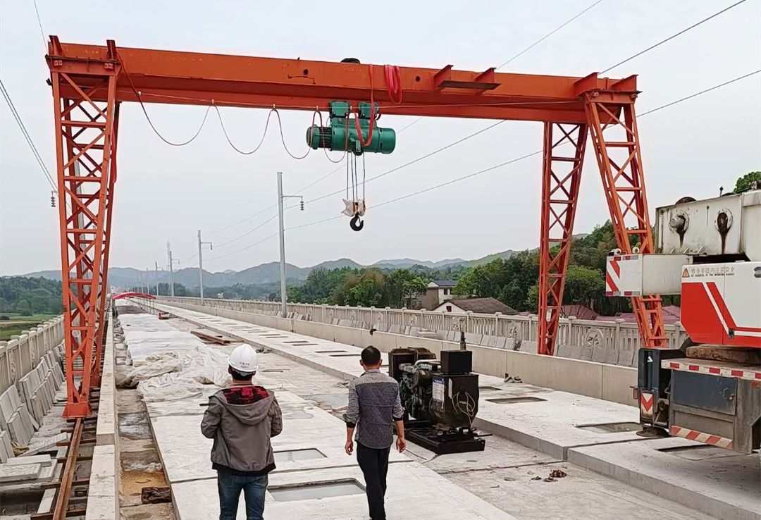贛州起重機(jī)械設(shè)備廠家銷售，電動(dòng)葫蘆單梁門式起重機(jī)