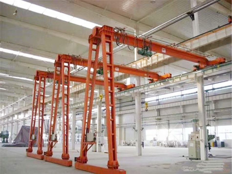 青島龍門吊，電動(dòng)葫蘆半腿單梁門式起重機(jī)