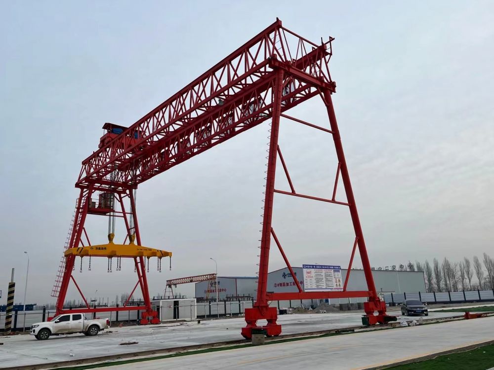 提梁機(jī)、路橋工程門式起重機(jī)