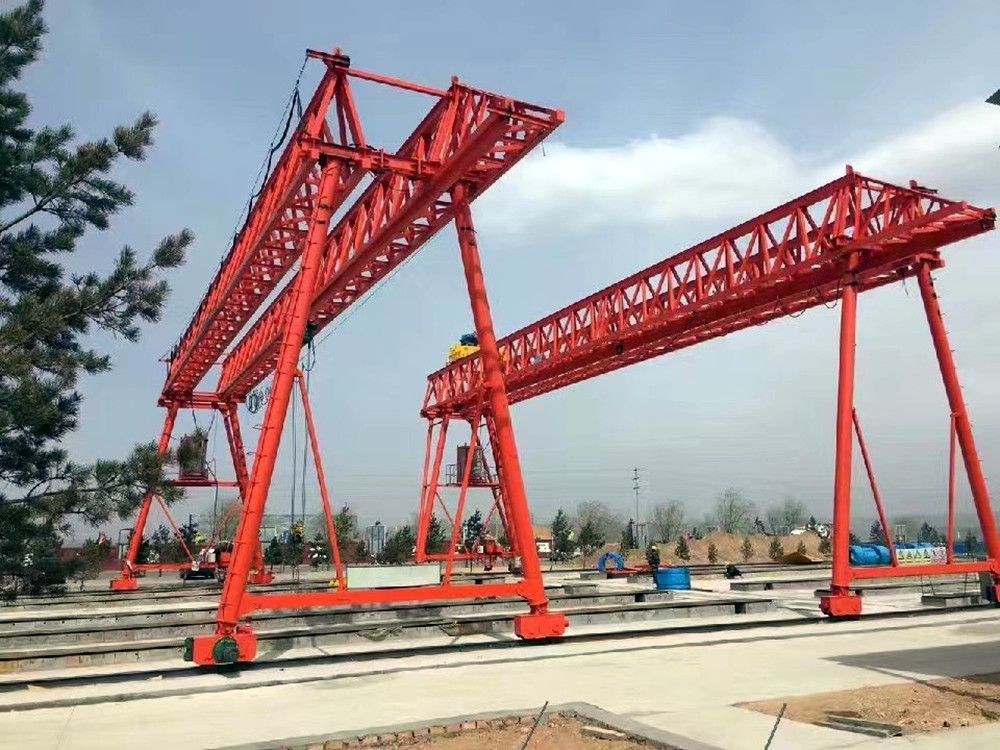 工程門式起重機(jī)、提梁機(jī)、路橋門機(jī)、龍門吊改造安裝、維修維保