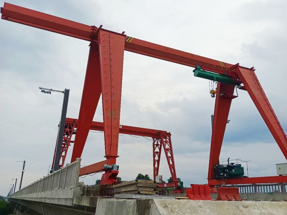 路橋門機(jī)、工程龍門吊、MH型電動(dòng)單梁門式起重機(jī)