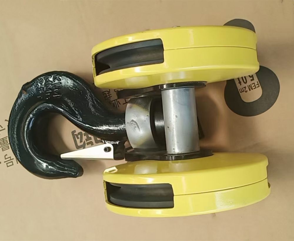 濟(jì)寧起重吊鉤、吊具、電動(dòng)葫蘆吊鉤廠家批發(fā)
