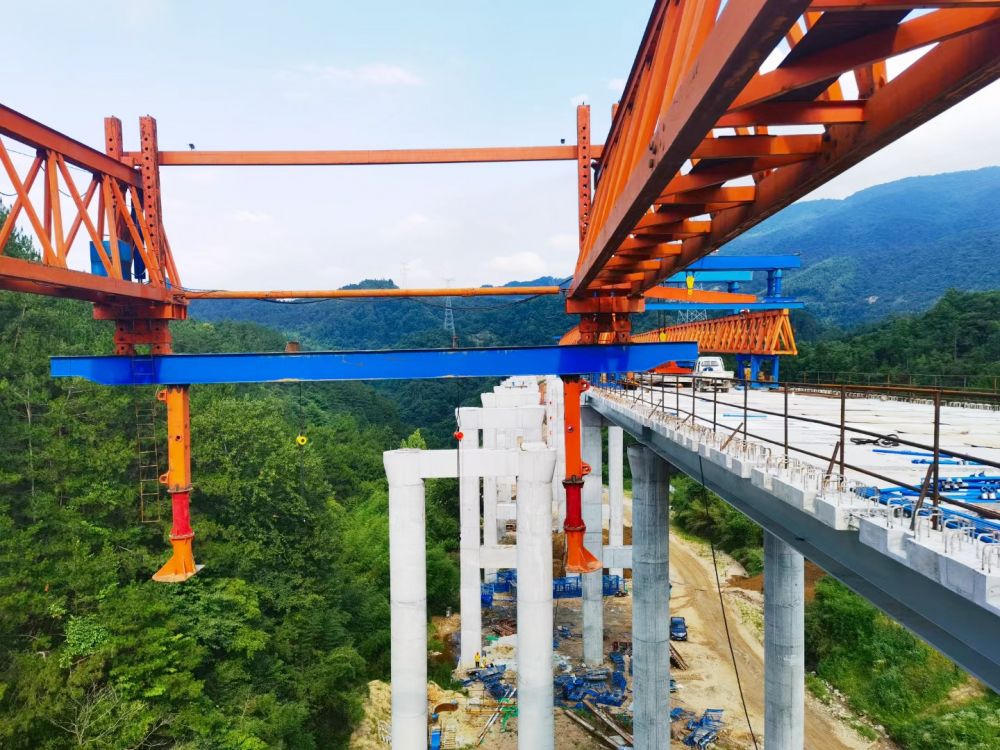 架橋機生產(chǎn)制造、安裝維修、移裝搬遷、出租租賃、二手回收服務