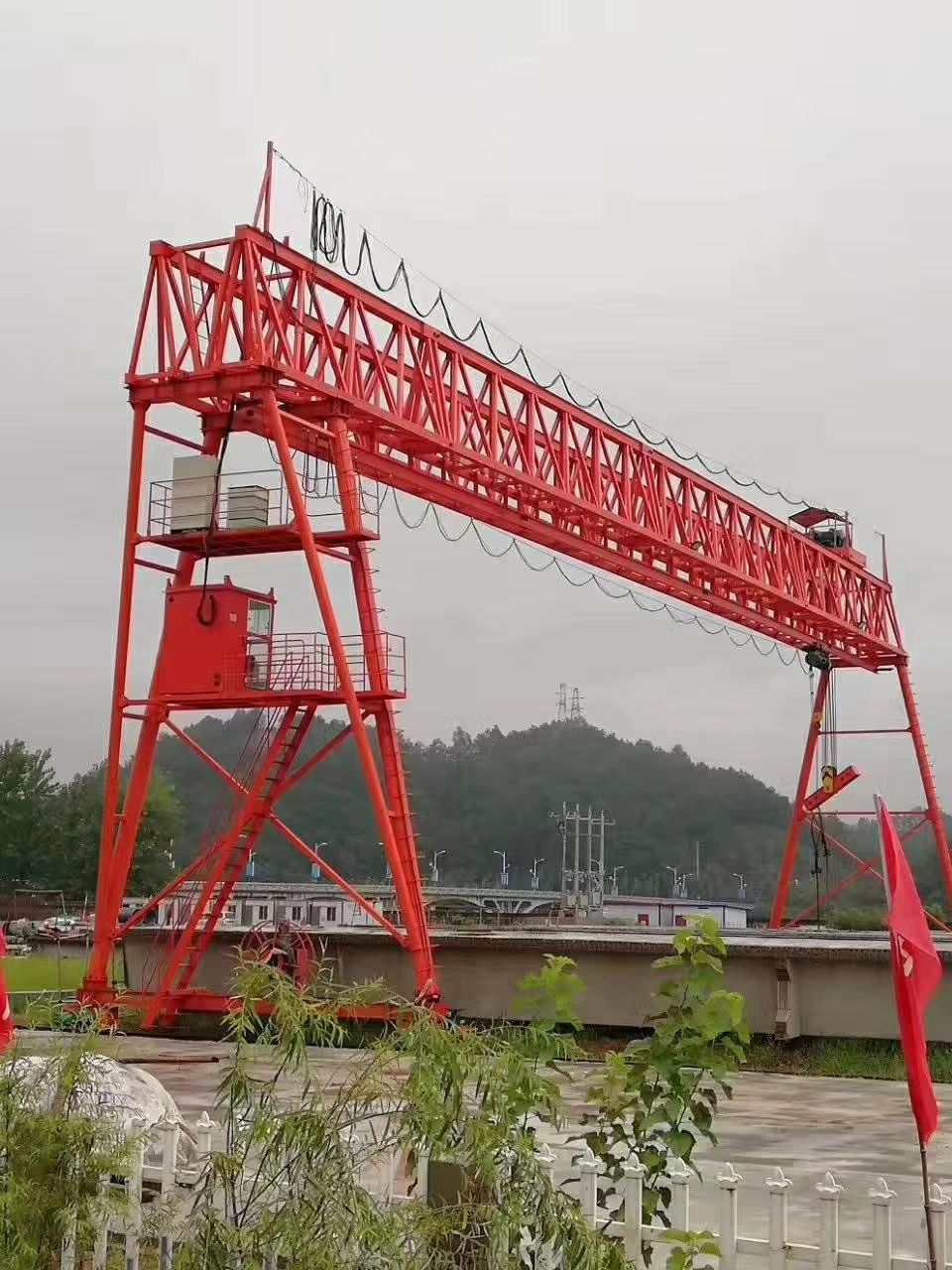 黔東南龍門吊、凱里門式起重機(jī)、50t提梁機(jī)廠家銷售