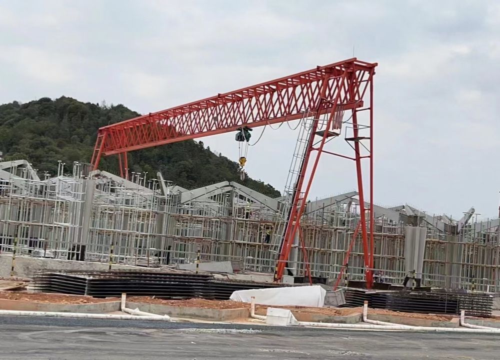 江蘇泰州龍門吊、MH型電動單梁門式起重機(jī)